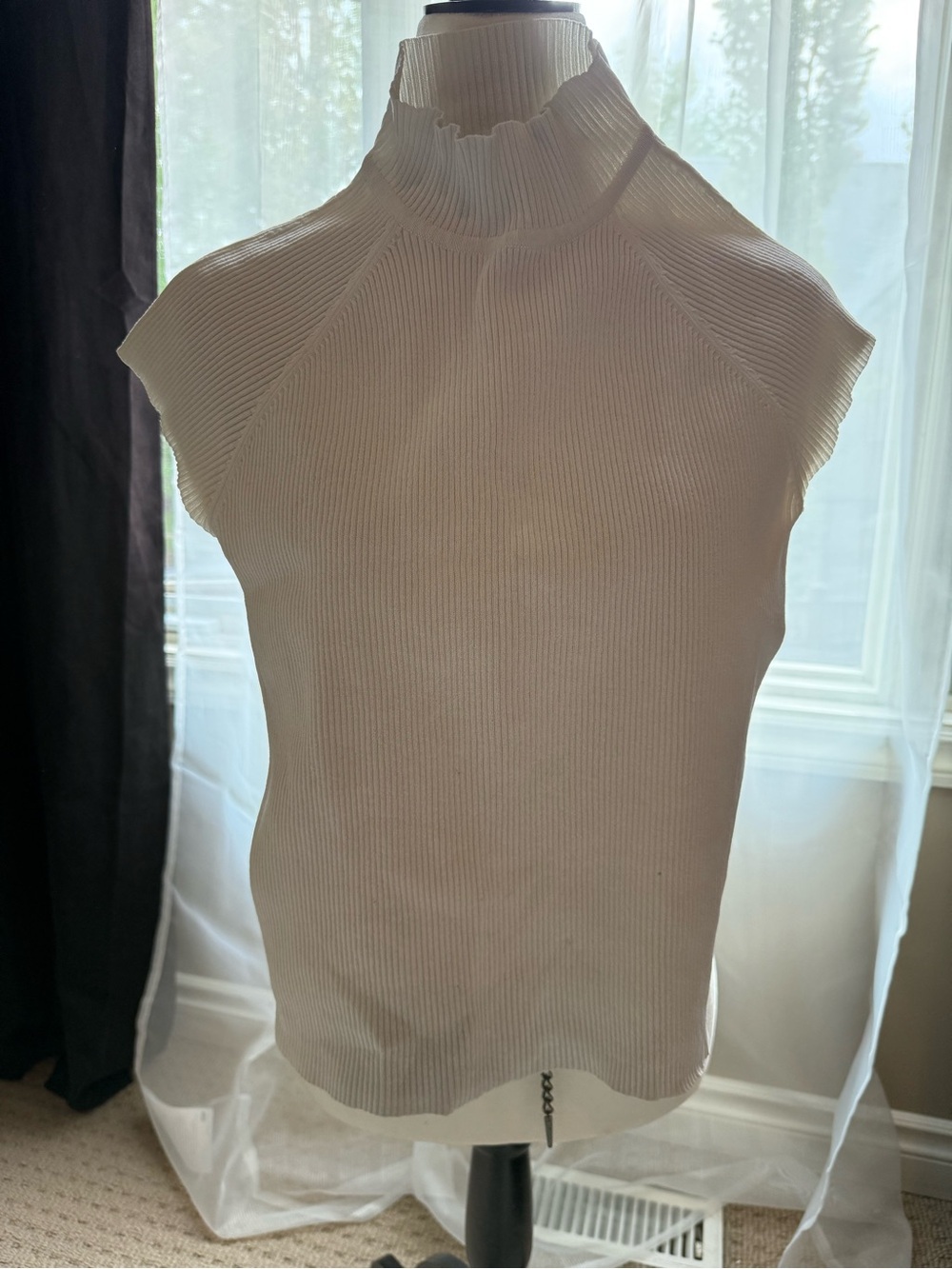 Smart Set Ribbed Mock Neck Sleeveless Sweater Top Beige Size Medium